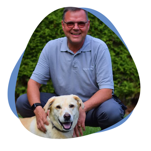 Cremare Tierbestattung Mitarbeiter Standort in Willich mit Hund
